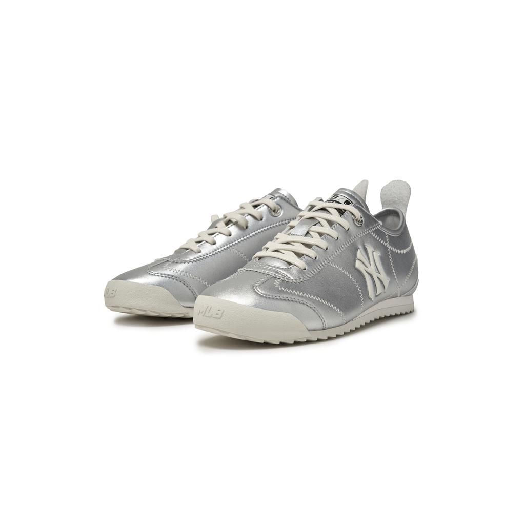 MLB New York Yankees Synthetic Leather Lightweight Slip Resistant Low top Casual Shoes Unisex Silver 3ASXC016N-50SIS