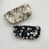 Embroidered Daisy Cosmetic Bag: Simple, Portable, Literary Style with Large Capacity for Storage