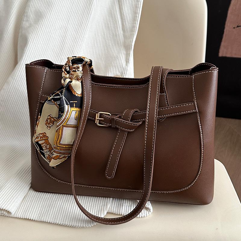 

Ежедневная поездка на работу и большая вместительная сумка для женщин летом Простая и модная сумка-тоут Нишевая модная сумка через плечо