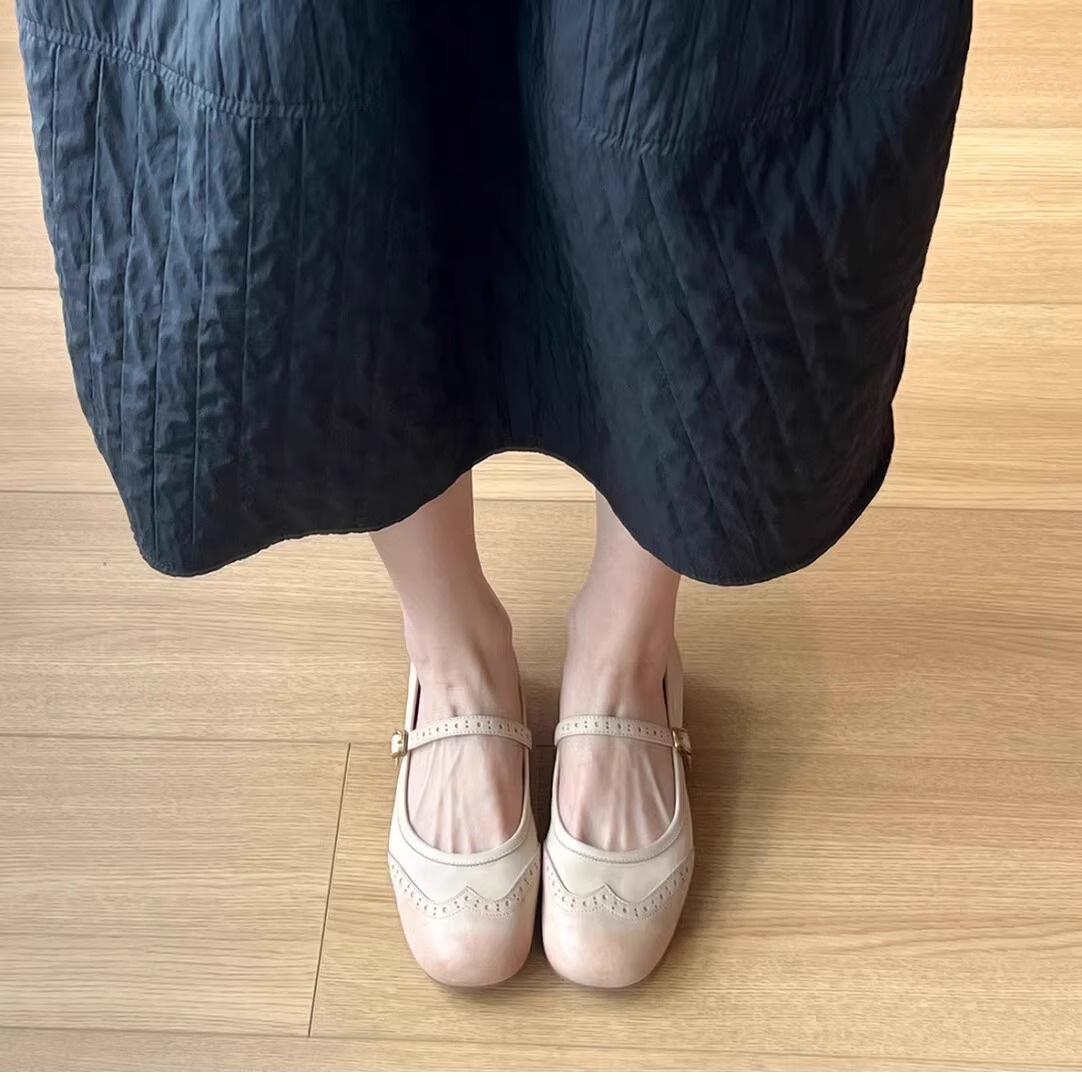 

Французские женские туфли на высоком каблуке, весенне-летние новые модные балетки в стиле ретро, универсальные, с гравировкой, легкие туфли Мэри Джейн 40 абрикосовый