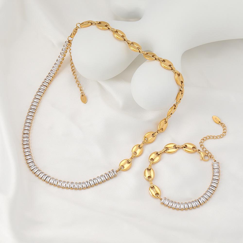 Titanium Steel Pig Nose Clavicle Chain with Zircon Diamonds - Women's High-End Niche Design Necklace