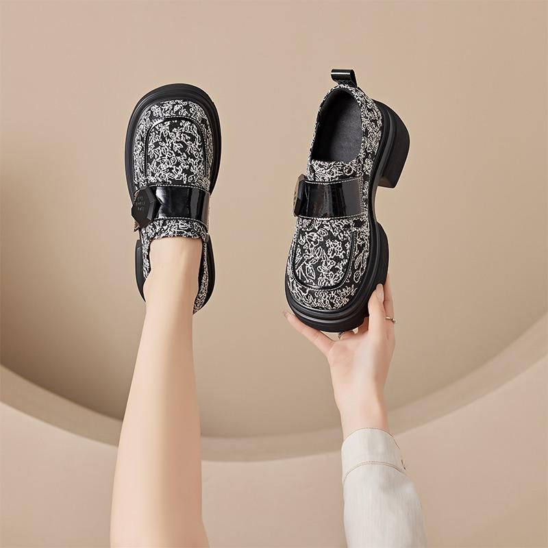 3222 Small Size Casual Shoes Women, Thick Sole Inner Height Increase Women's Velcro Floral Embroidery Women's Shoes
