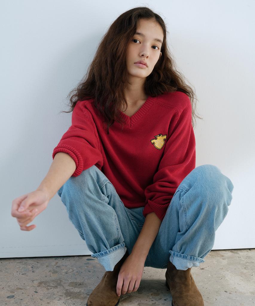 Yulago Wappen Boxy V-Neck Knit