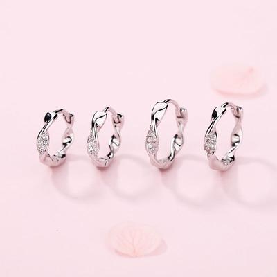 Twist Micro-inlaid Gentle Wind Ear Buckle To Nourish Ear Piercing Temperament Fashionable Simple Earrings New Style for Women