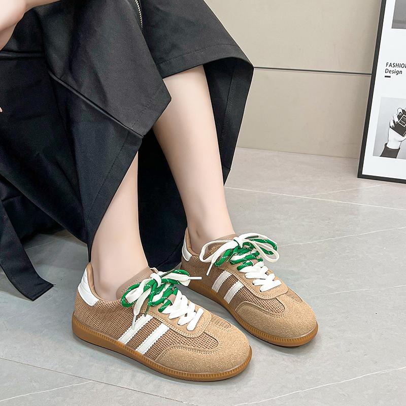 2024 Nouvelles chaussures Forrest Gump respirantes à rayures tissées rétro pour femmes, semelle épaisse, polyvalentes, décontractées, de sport, petites chaussures blanches