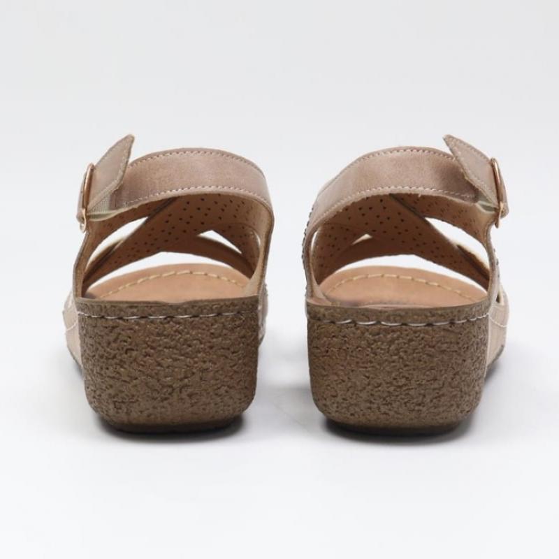 Melting Brown Women Wedge Heel Sandals Punching Strap Vacation Sandals