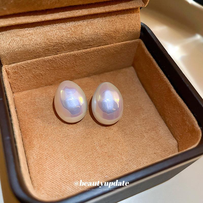 Doudou Mermaid Ji Pearl Earrings Personalized French Ins Wind Stud Earrings Niche Simple Temperament Earrings