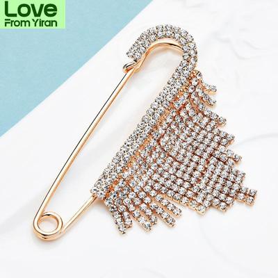 Broches à pampilles brillantes pour femmes Unisexe Bureau Décontracté Costumes Broches Cadeaux