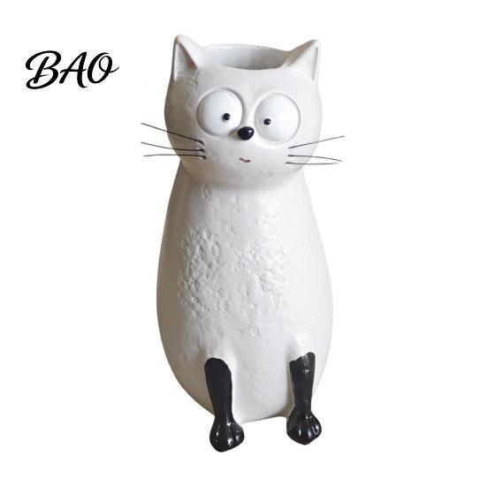 Small Cat Vase for Flowers, Quirky Flower Desk Decoration and Bookshelf Display, 3D Decorative Flowers Vases Home Office Styling Gift Giving,