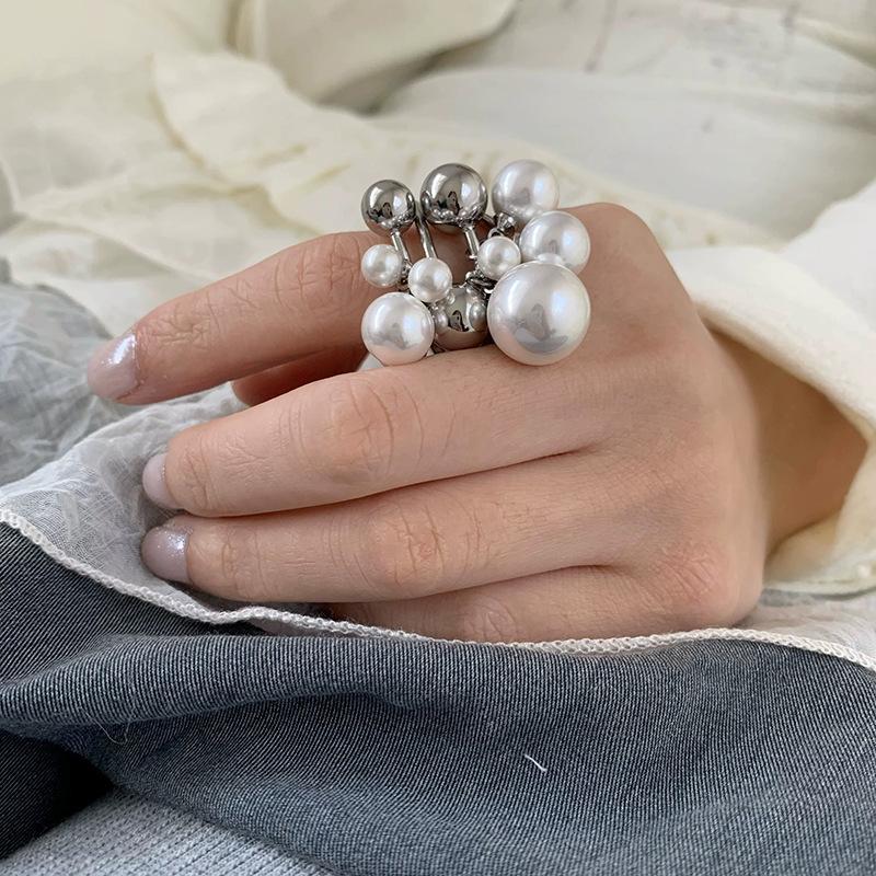 Inel la modă cu franjuri de perle multistrat, exagerat, lux ușor, high-end, inel de deget arătător de nișă, individual, vânt rece, bijuterii de mână