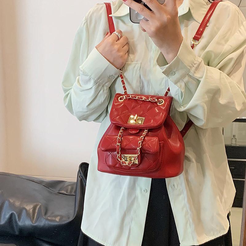 2023 New Fashion Diamond Grid Chain Lightweight Casual Large Capacity Backpack Lady Small Fragrance Style All-match Women's Small Backpack
