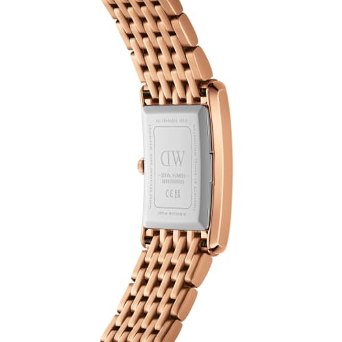 Daniel Wellington DW Bound 32x22 9-link Watch, a Sophisticated Luxury Watch, a Popular Gift Idea.
