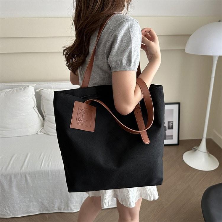 

Spacious And Stylish 2024 New Women s Commuter Tote Bag In Soft Canvas Design чорний