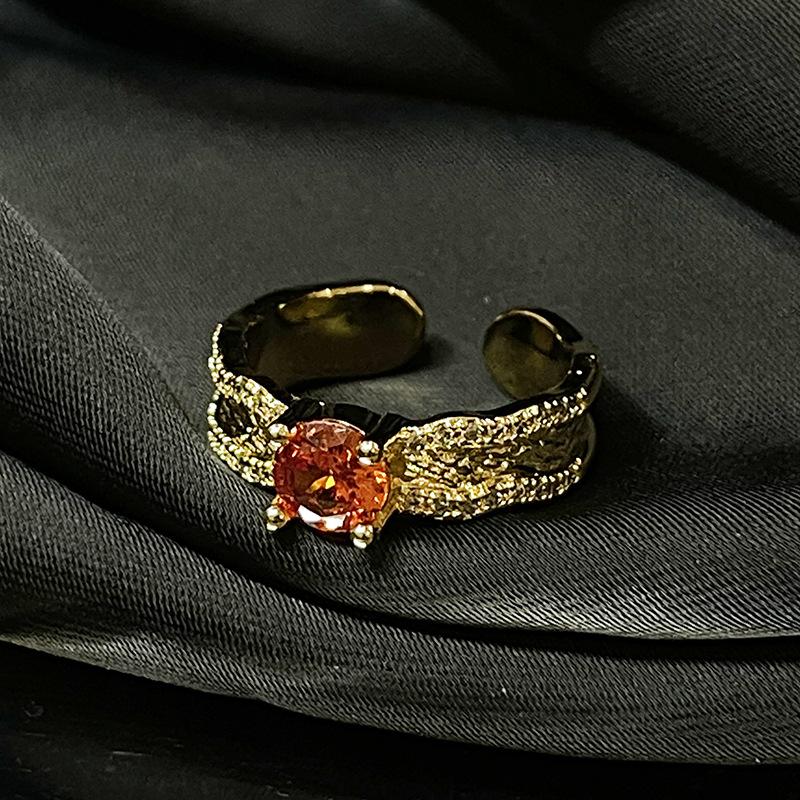 Mittelalterlicher Bratti Gold Unregelmäßiger Hohl Offener Ring Hoher Sinn Leichter Luxus Ring Damen