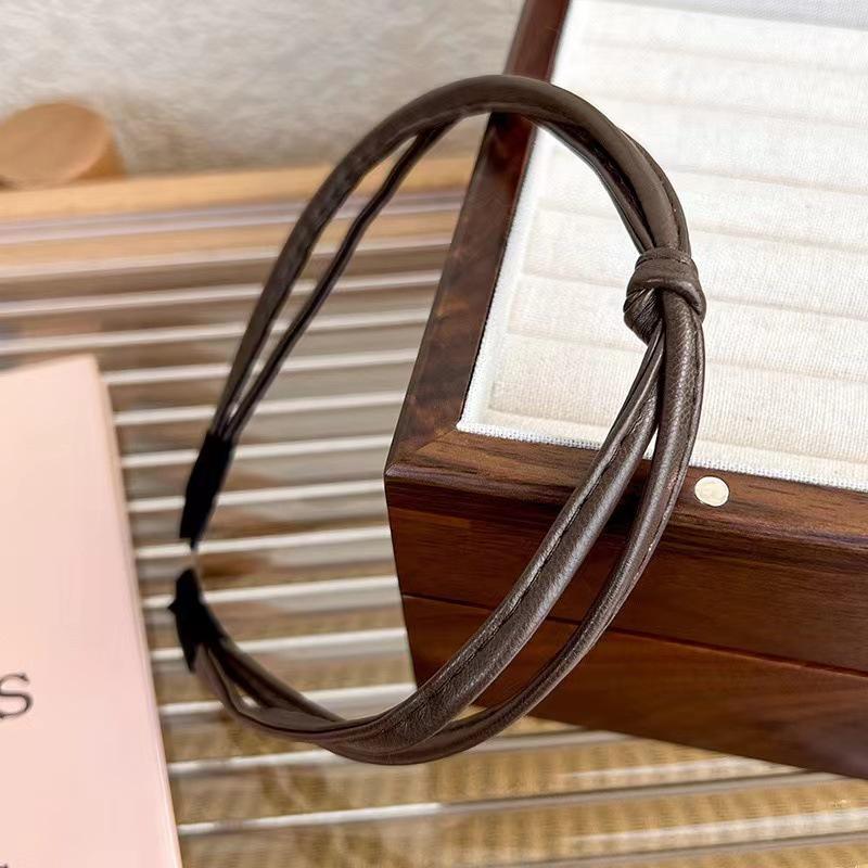 

Шкіряна тонка пов язка на голову в корейському стилі: Модний, універсальний аксесуар для волосся для жінок 2025