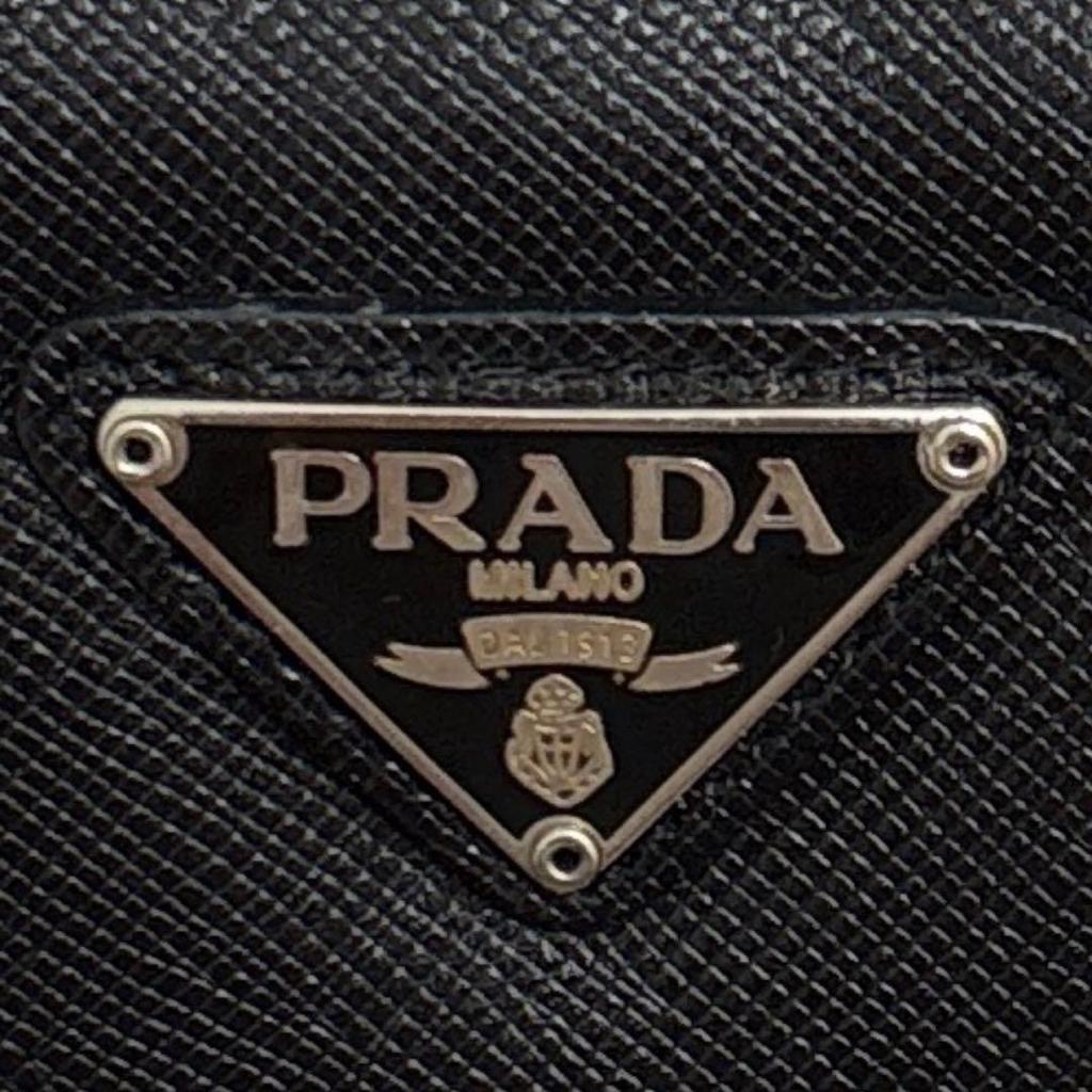 Used PRADA Saffiano Bi-fold Wallet Round Zipper Black Beautiful Condition