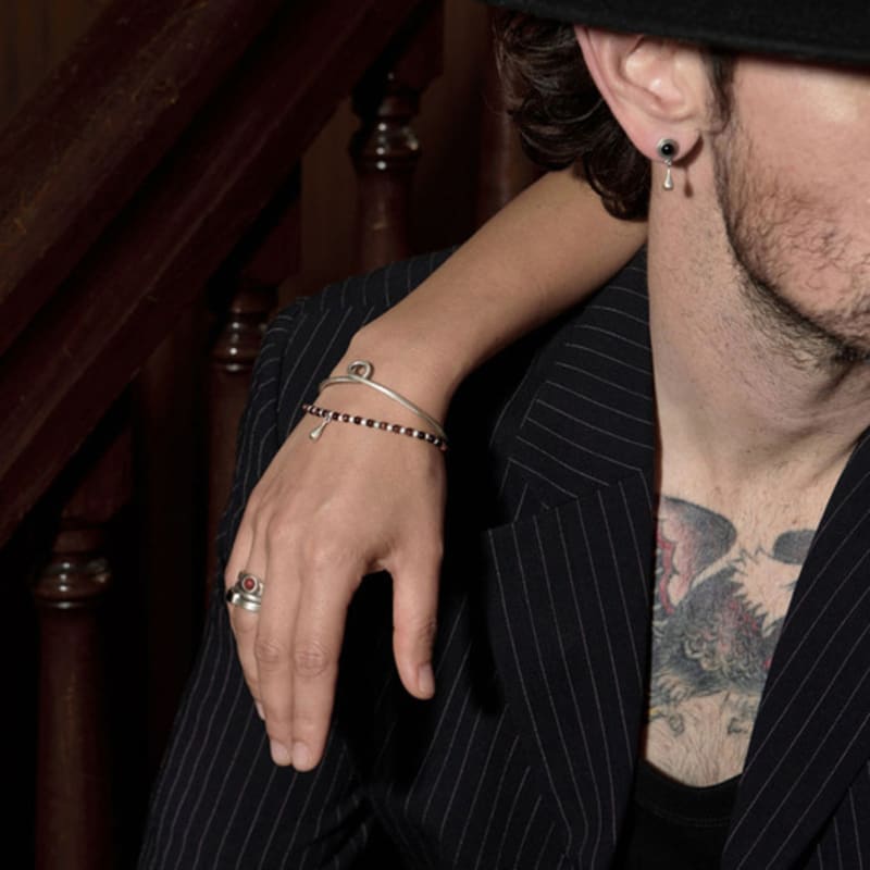 ODDCOLLET Tears earring (onyx)