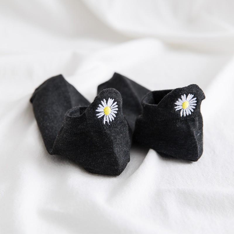 Women's Cute Japanese Cartoon Eyes Cotton Socks with Smiley Face Embroidery - Short Boat Style