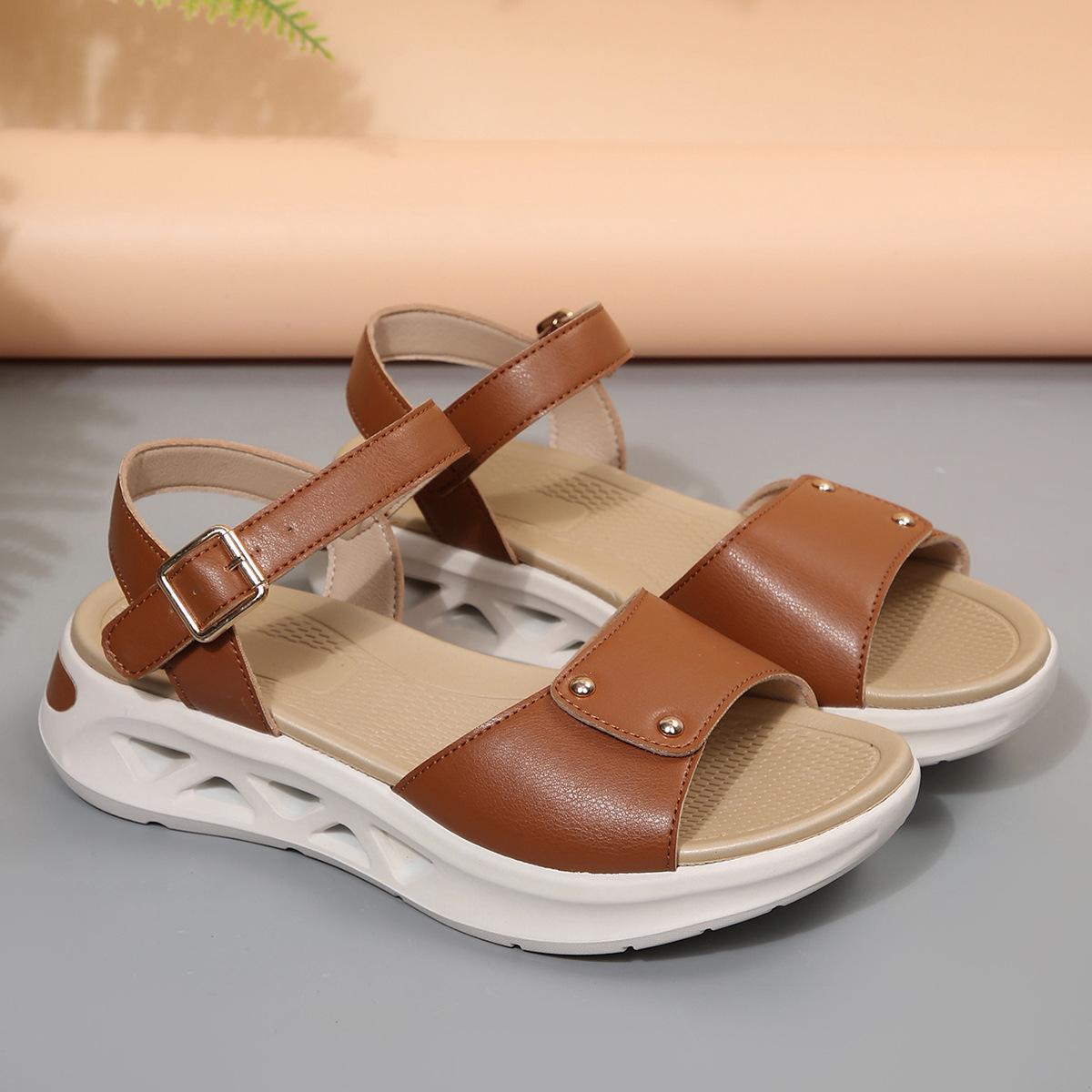 

2025 summer new foreign trade thick sole light European and American large size leisure sports buckle sandals women 43 светло-коричневого