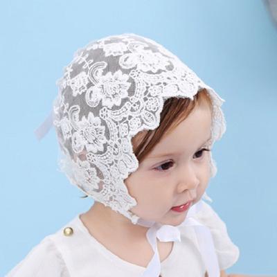 Cappelli con nastro in pizzo per ragazze Scalda orecchie Cappellini con fiori morbidi Cappellini floreali cavi in ​​cotone Decorazione della testa delle ragazze