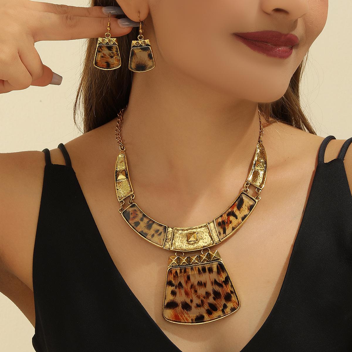 

Модное ожерелье с подвеской для женского комплекта ювелирных изделий коричневый