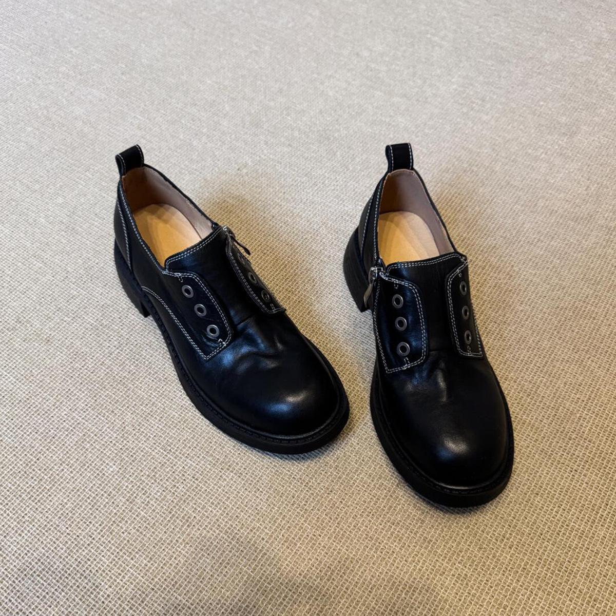 

Cowhide version~ niche side zipper loafers women s black leather platform thick heel single shoes versatile British small leather shoes 40 чорний