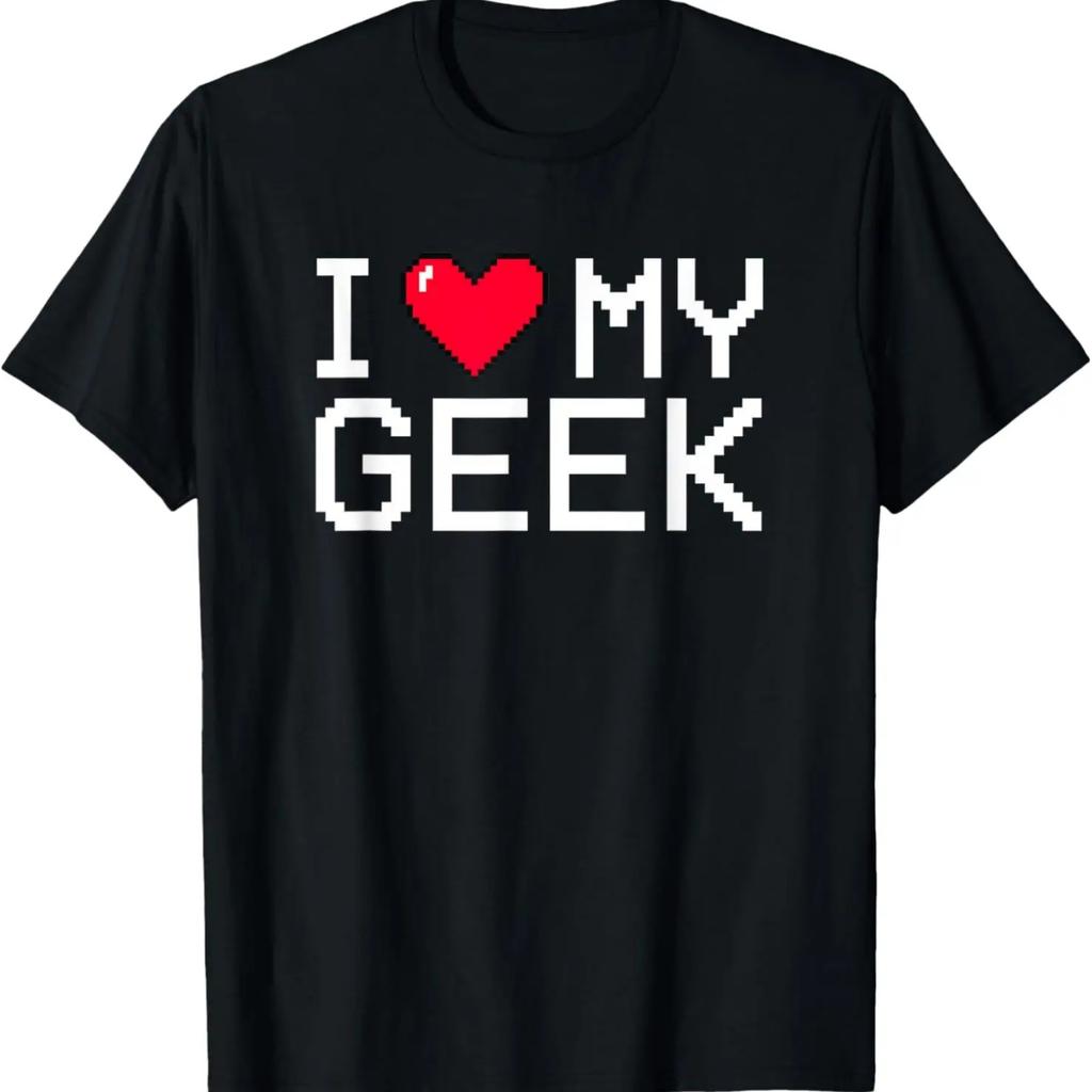 I LOVE MY GEEK Funny Geeky Gamer Couples Retro Nerd Costume T-Shirt