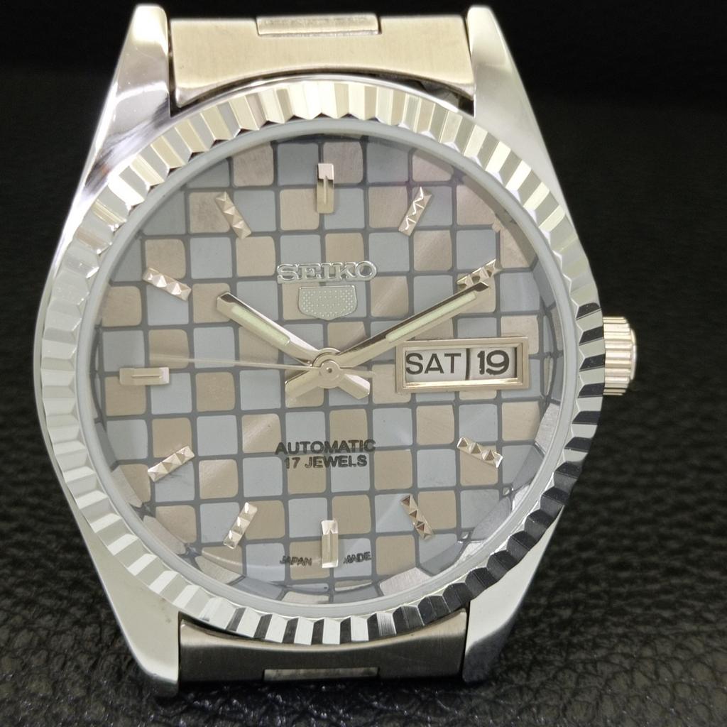 JAPAN VINTAGE SEIKO 5 AUTOMATIC REFURBISHED MENS GREY COLOR DIAL WATCH a440400-9 Sk-a440400-1