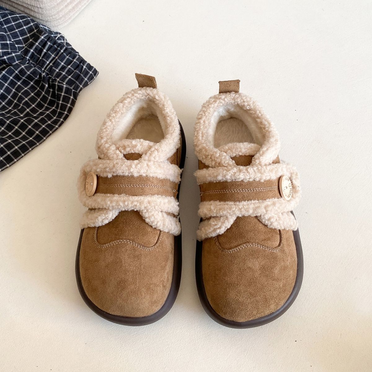 

Женские эластичные толстые подошвы зимние меховые теплые противохолодовые утепленные сноубутсы нескользящие износостойкие повседневные спортивные хлопковые ботинки меховая обувь 40 жёлтый