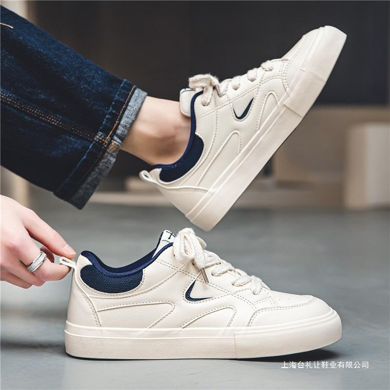 Men's shoes 2 new autumn casual board shoes sports increase junior high school students versatile soft sole white tide shoes