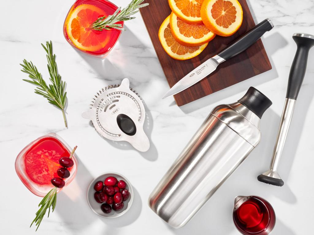 OXO 3130600 Cocktail-Shaker aus Edelstahl, graduiert, ohne Maß, Sieb, spülmaschinenfest, mit Deckel, im Lieferumfang enthalten, im Lieferumfang enthalten, sicher,