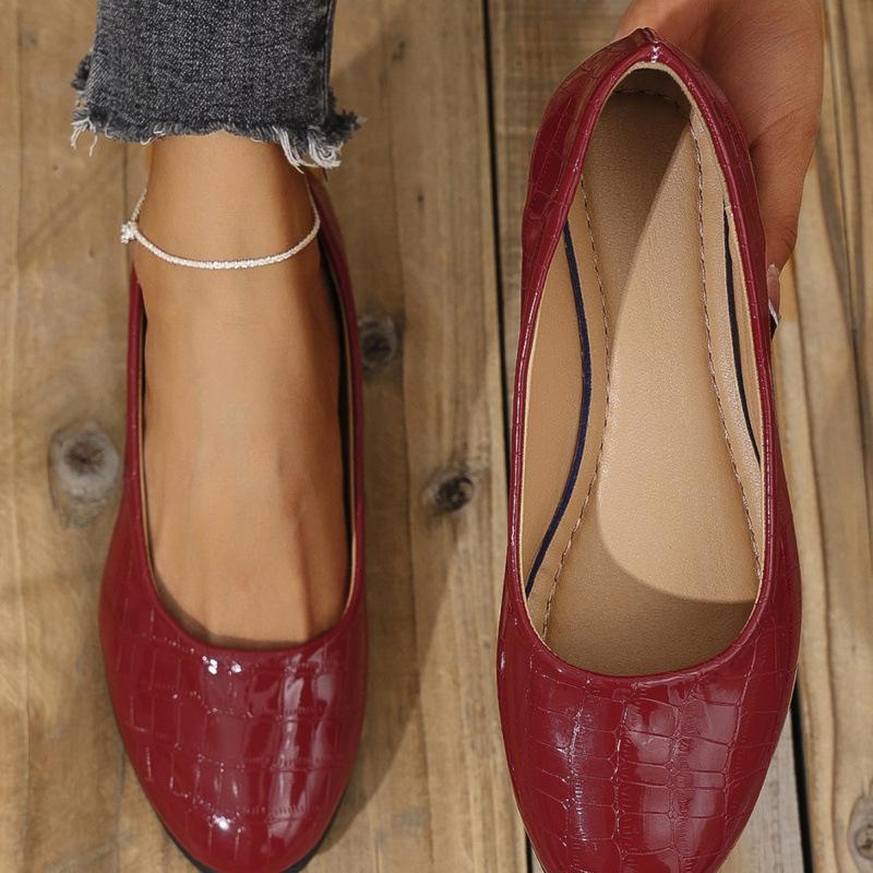 Large size new European and American pointed toe wedge single shoes stone pattern mother shoes