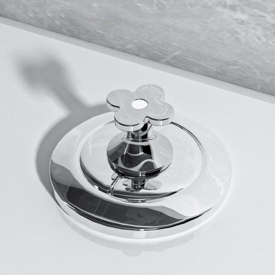 Blumenförmiger Toilettendrücker 1 Stück/2 Stück Toilettentaste Drücker Leicht abwischbar Universell passend Werkzeuglose Montage Toilettenspülkasten-Tastenhilfe für Frauen mit langen Nägeln