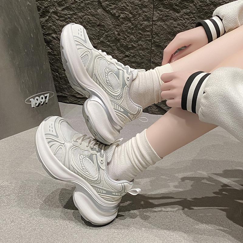 [Silver Yi] Camel Women's Shoes 2025 Spring Breathable Dad Shoes Thick Soles Increased Silver Sneakers Women's Breathability Increased