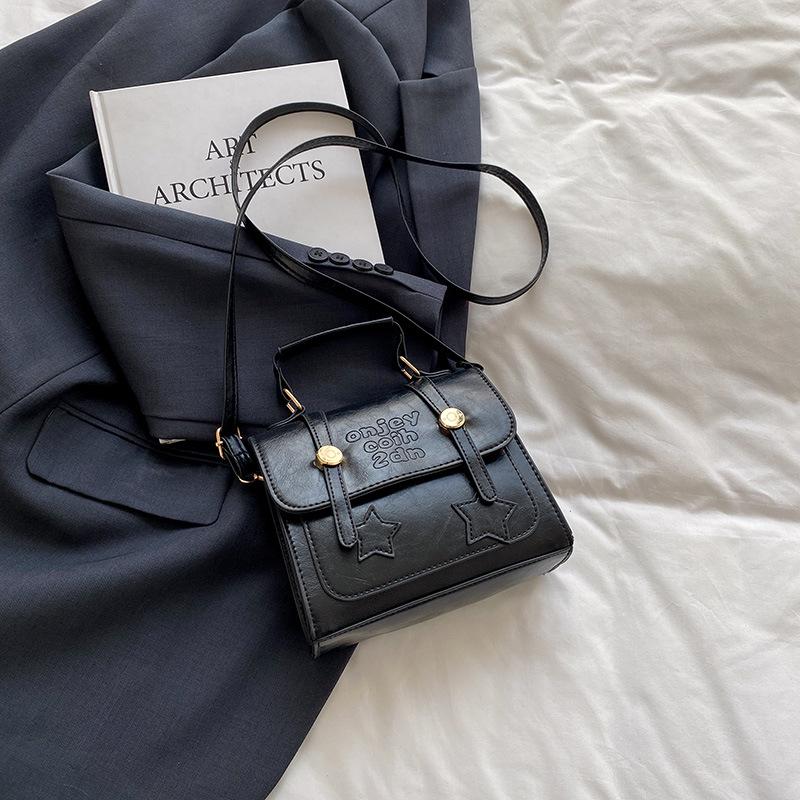 

Винтажная женская однотонная сумка: Стильная модная маленькая квадратная сумка кроссбоди 2025 чёрный