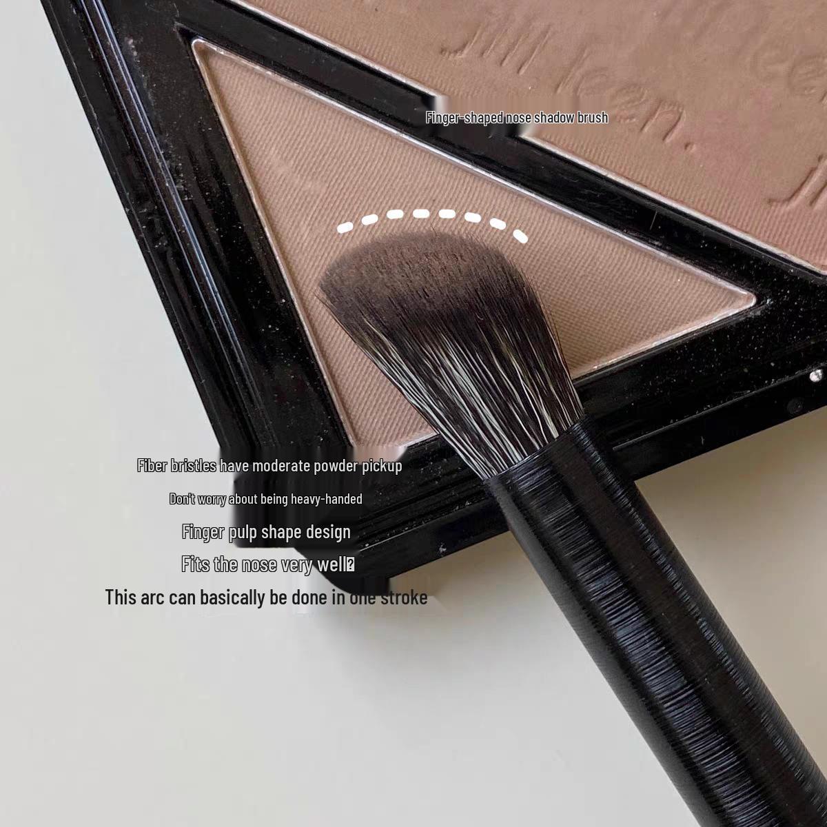 

В наличии скошенная кисть для контуринга: Кисть из пони для растушевки носа и крыльев носа