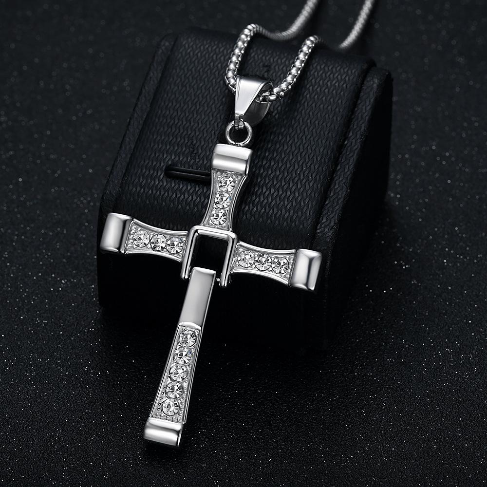 Accessoires Fast & Furious 8 Tolède Même Style Personnalisé Acier Titane Incrusté Diamant Pendentif Croix Collier