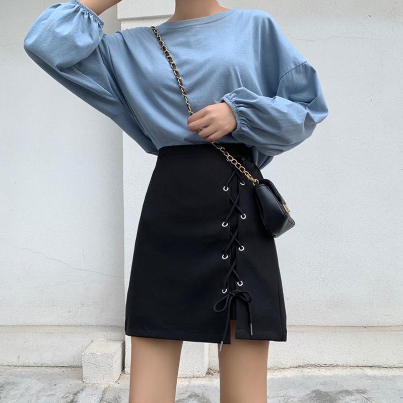 Женская пикантная мини-юбка трапециевидной формы с короткими перекрестными бретелями — фото 6