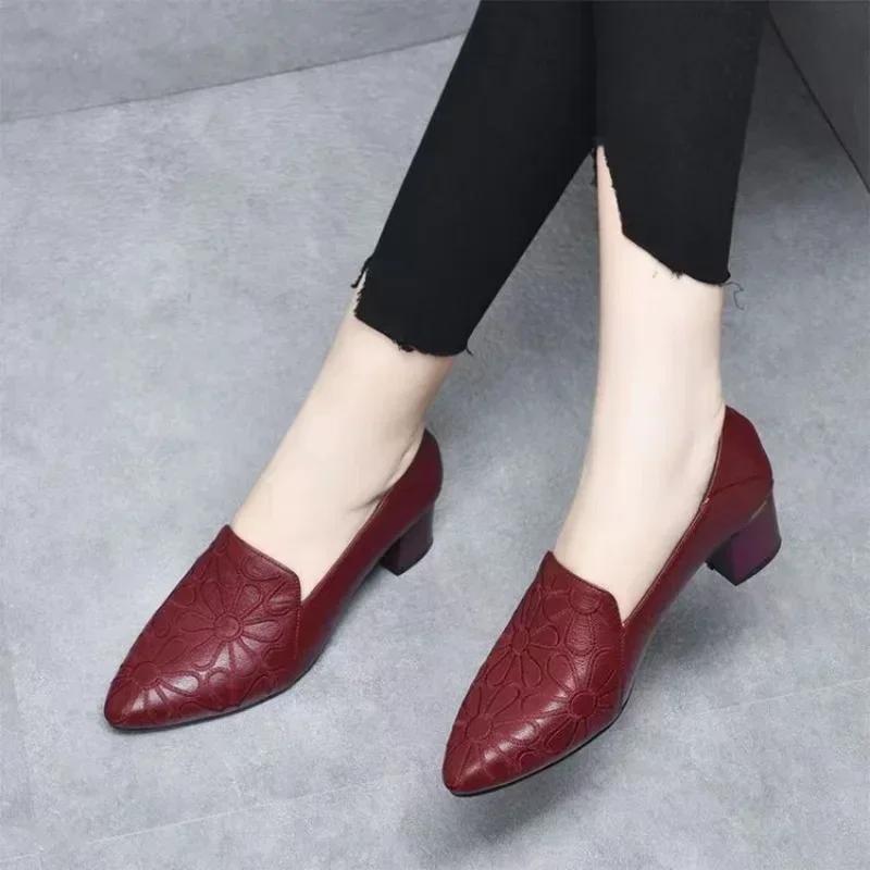 Fashion Fashion Single Shoes for Women In Autumn New Style Embroidered Shallow Pumps Ethnic Style Retro Women's Shoes 2025