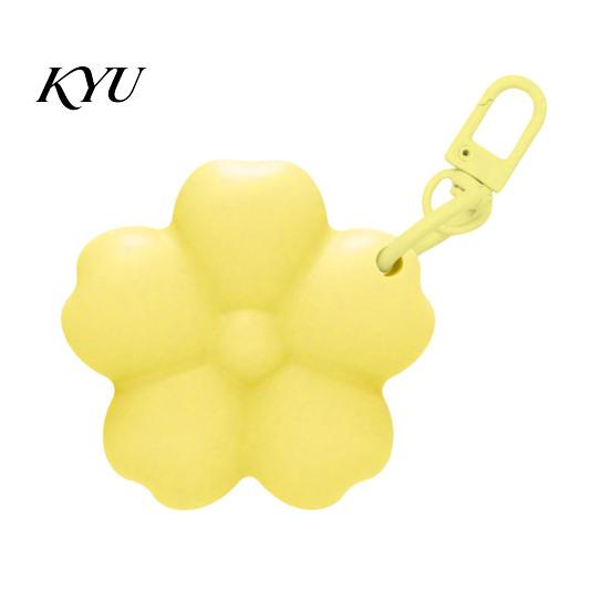 Handbag Hanging Keychain Silicone Flower Lipstick Holder Keychain, Portable Lip Balm Carrier for Pendant Backpack Handbag, Travel Gloss Women