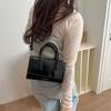 Niche casual simple bag messenger bag women's new daily shoulder bag fashionable retro handbag