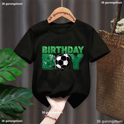 Fußball Geburtstagskind T-Shirt, Fußball Geburtstagsparty Outfit für Kindergeburtstagsgeschenke