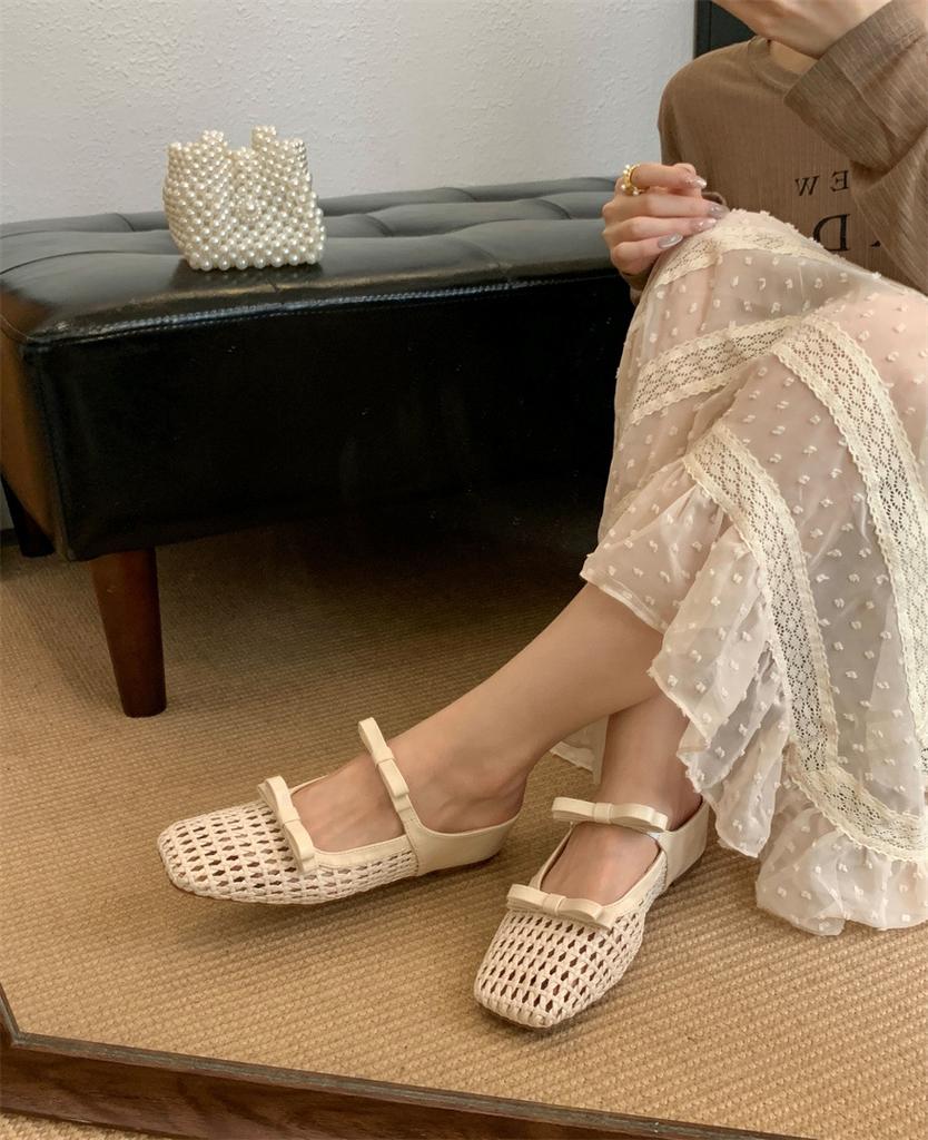 Platform slippers low heel thick heel single shoes French woven hollow Mary Jane shoes women's summer retro hole sandals women's