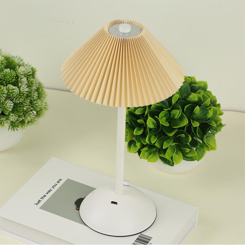 LED Table Lamp Creative Atmosphere Desk Lamp USB Rechargeable Table Lamp Vintage Bedroom Bedside Study Decorative Night Lights