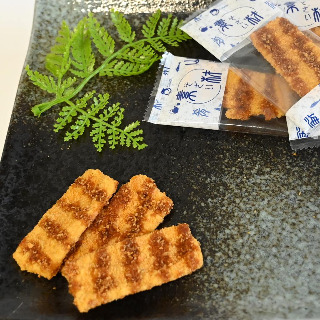 Dagashi Shop Sauce Katsu Capacity for Commercial Dagashi Assortment Snacks and Sennari Shokai Bite Sauce Katsu 400g Container [Large Use/individually