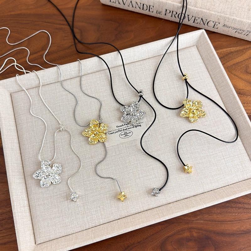 Simple Metal Flower Pendant Long Adjustable Snake Chain Rope Chains Necklace For Women Exquisite On The Neck Accessories Gift