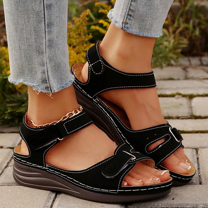 

Модные ретро сандалии на танкетке с мягкой подошвой Женские Летние 2025 Легкие туфли на платформе для ходьбы Женские Комфортные Нескользящие Пляжные Сандалии Женские 43 чёрный