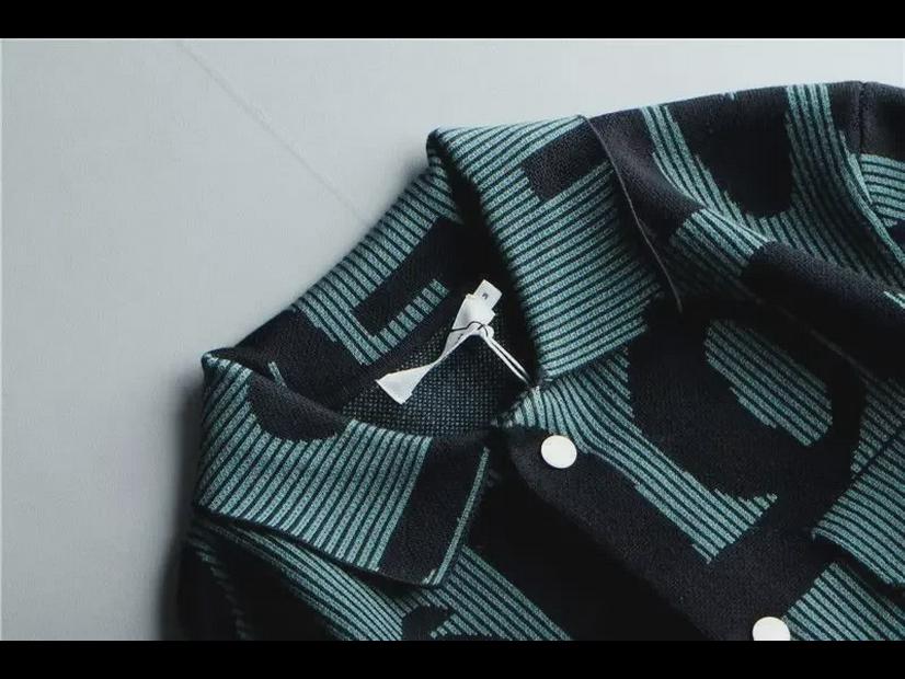 2022 Autumn/Winter Retro Men's Korean Lapel Cardigan: Trendy, Personalized, Loose Knit Sweater