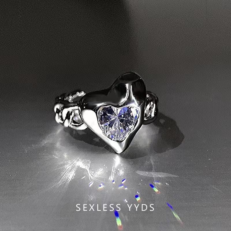 Niche Design Butterfly and Snake Rings: Stylish High-End Jewelry Set for Trendy Girls