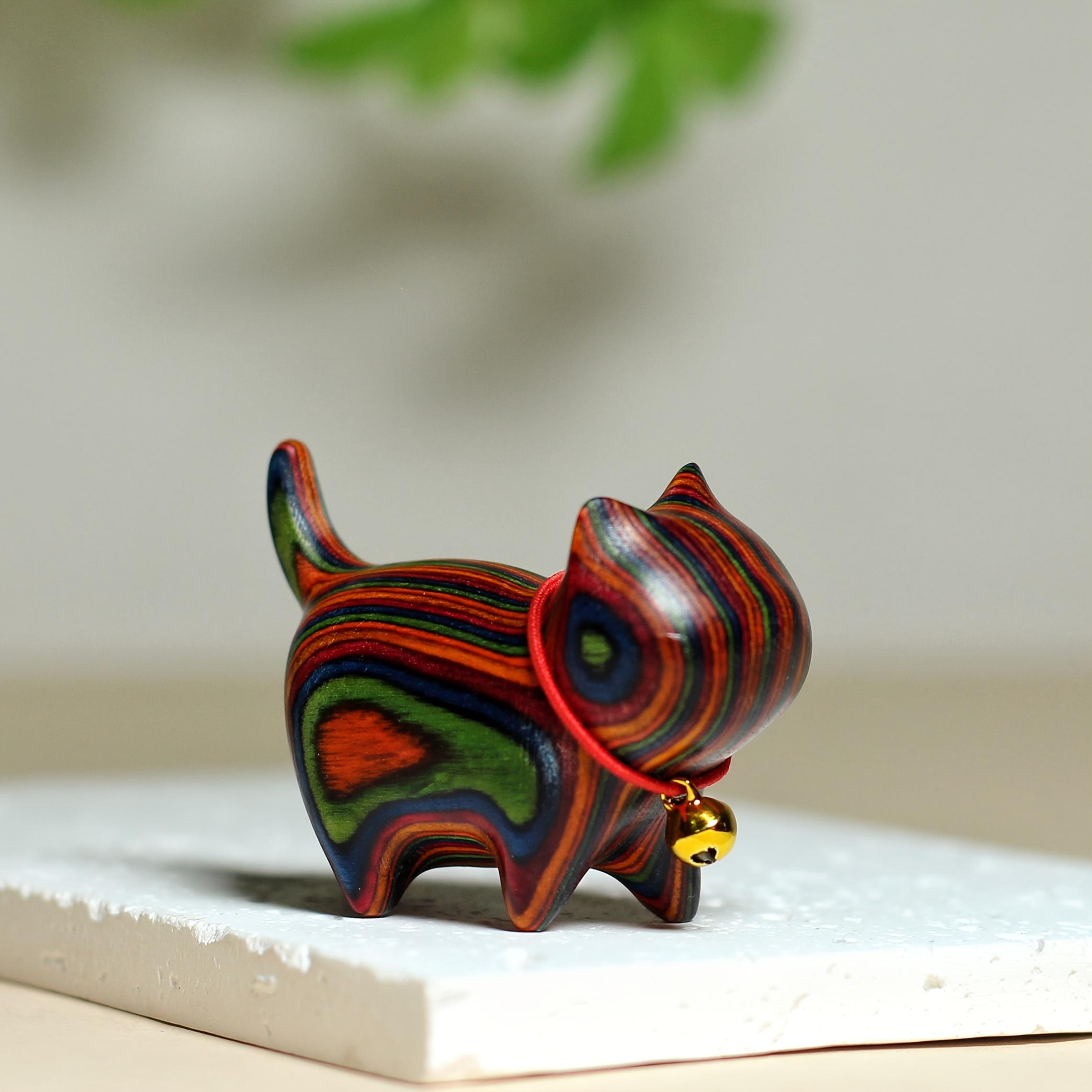 

Дерев яна фігурка кота ручної роботи, Чарівне кошеня з великими очима, Креативний різьблений колекційний предмет, Універсальний декор для дому та вулиці, Ідеальний різдвяний подарунок